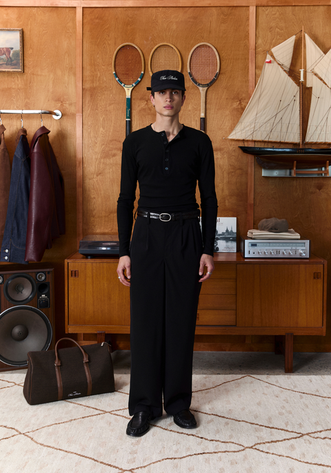 Le pantalon à jambes larges