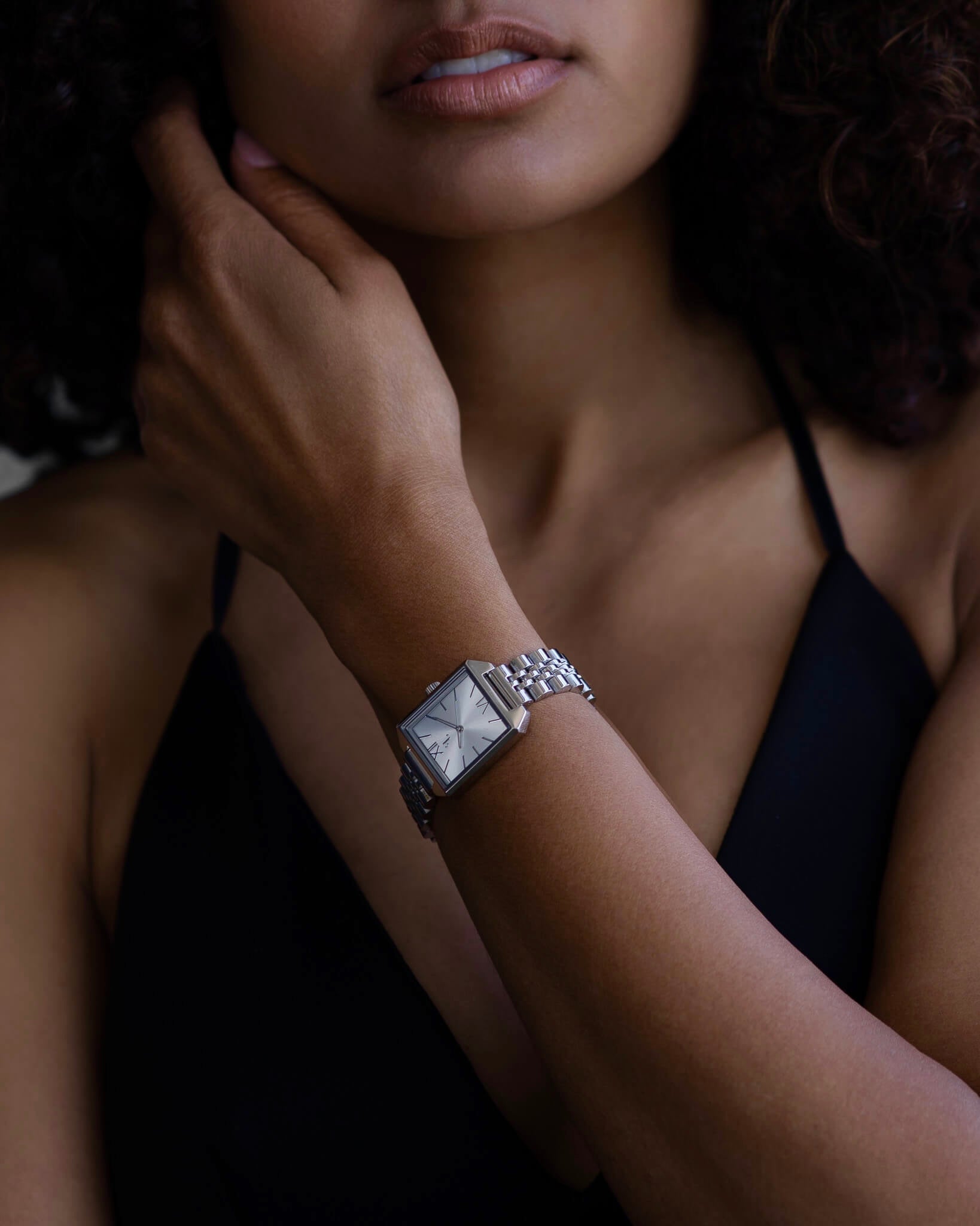 five jwlry fj watches jewel jewelry watch genuine montre carrée rectangle square cinq.1 waterproof resistant eau montreal design acier inoxydable stainless steel bracelet strap band quartz miyota femme women metal ixelles link maillon white silver dial argent small mini petit tons tones monochrome