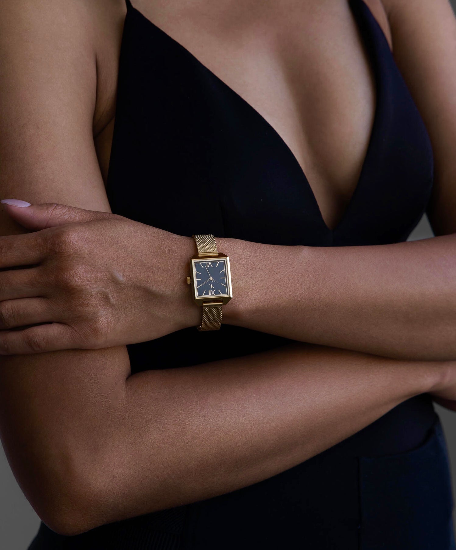 five jwlry fj watches jewel jewelry watch genuine montre carrée rectangle square cinq.1 waterproof resistant eau montreal design acier inoxydable stainless steel bracelet strap band quartz miyota femme women metal brera mesh maille black dial or gold 14k small mini petit