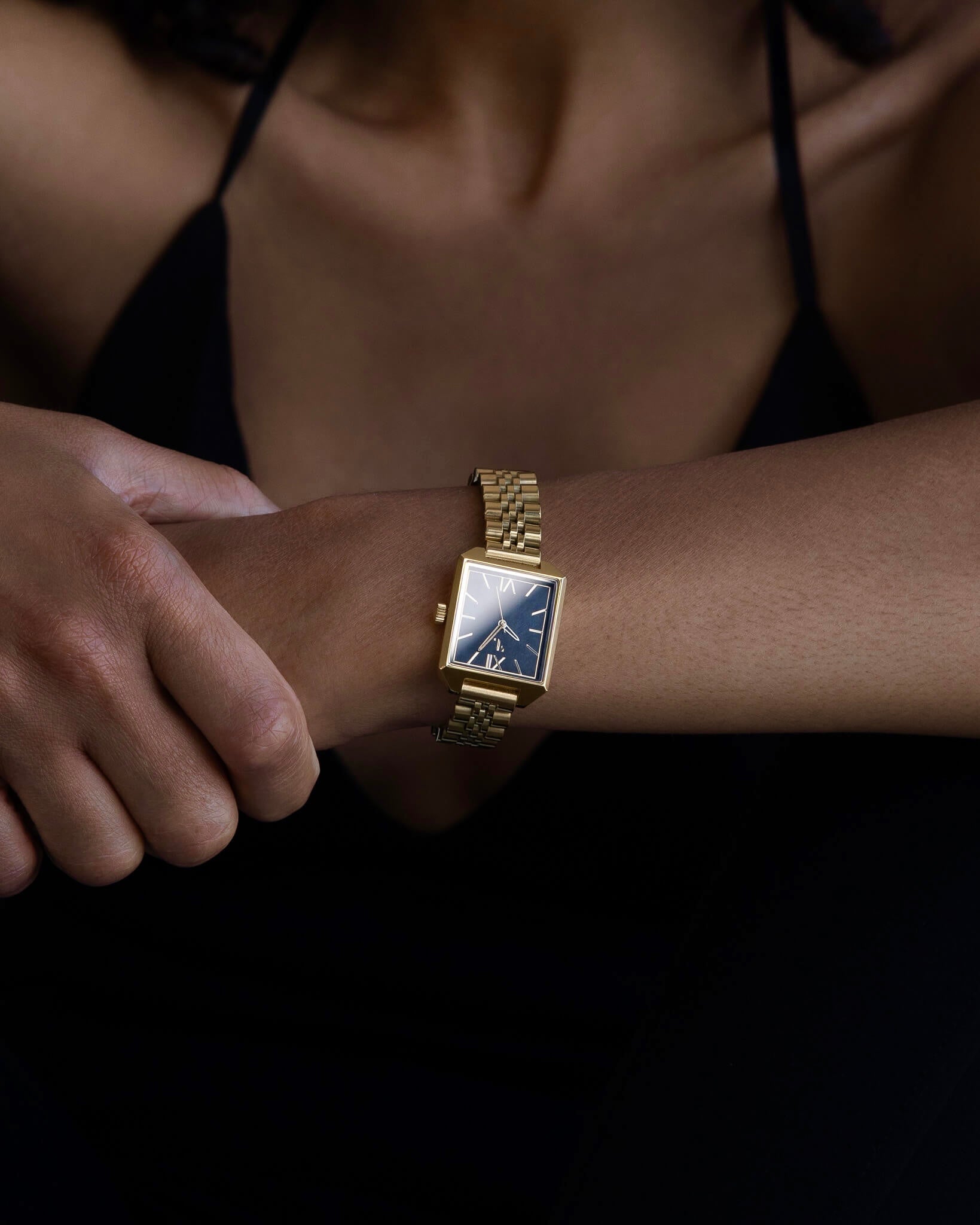 five jwlry fj watches jewel jewelry watch genuine montre carrée rectangle square cinq.1 waterproof resistant eau montreal design acier inoxydable stainless steel bracelet strap band quartz miyota femme women metal brera link maillon black dial or gold 14k small mini petit