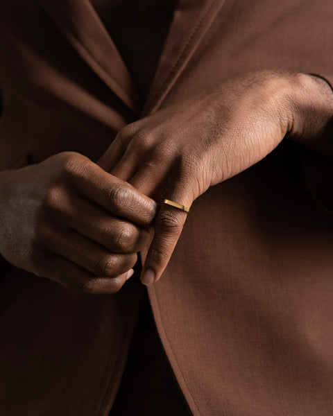 fj watches five jwlry jewelry jewel bijou minimalist ring anneau bague homme men femme women rectangular rectangle chevalière signet thin mince oze acier inoxydable stainless steel 18k gold plated or plaqué